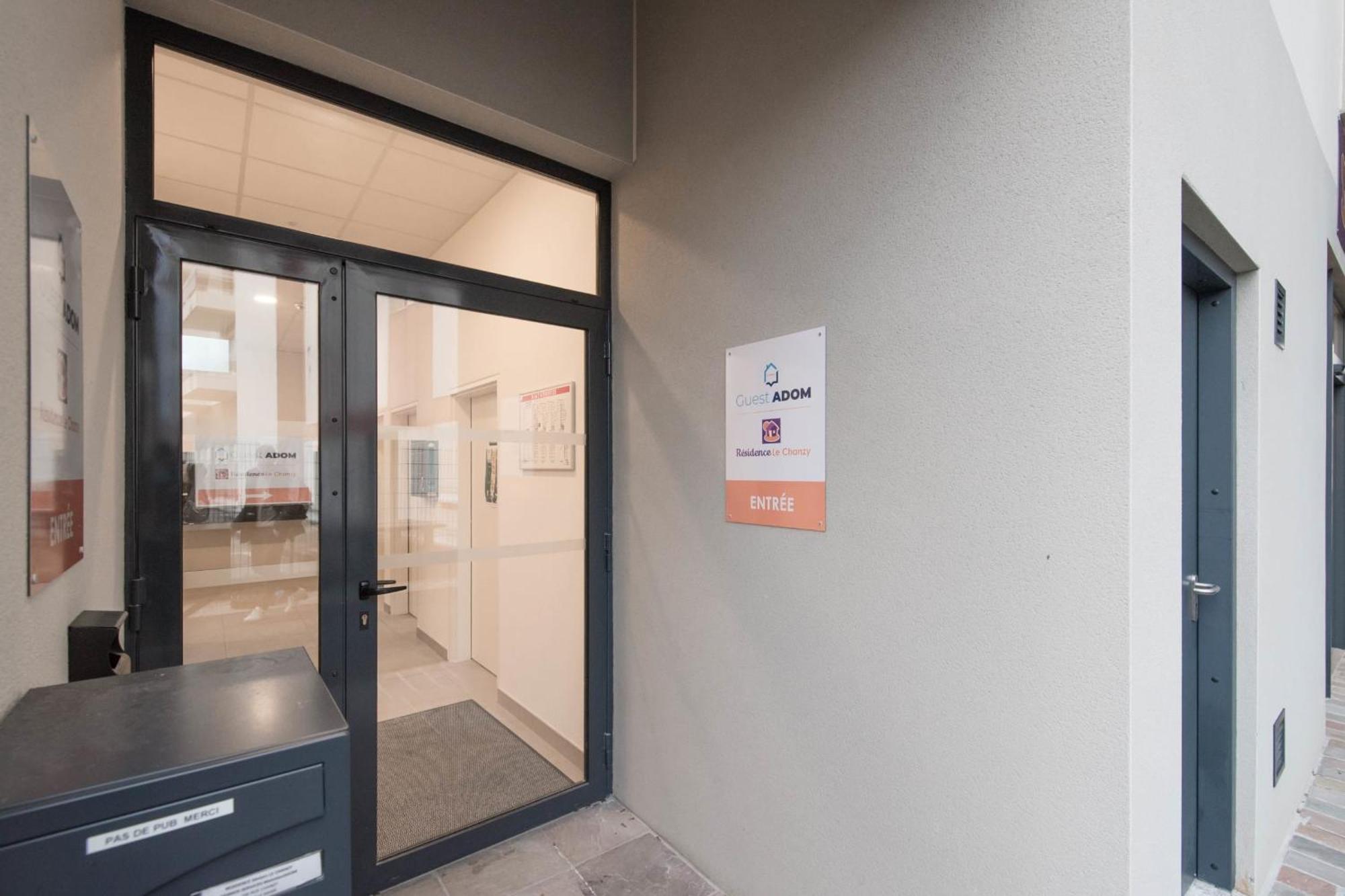 MELANIE - Appartement proche gare, arrivée 24 24 Le Mans Extérieur photo